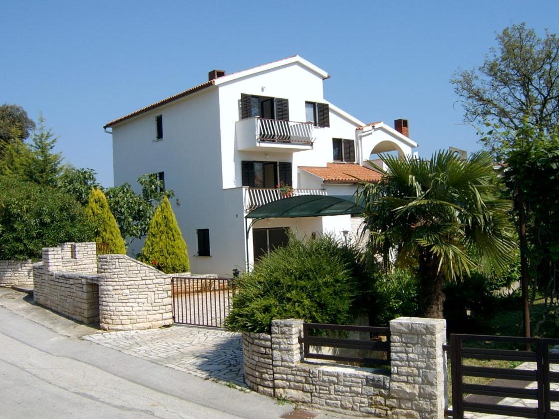 Apartments Romano Apartment *