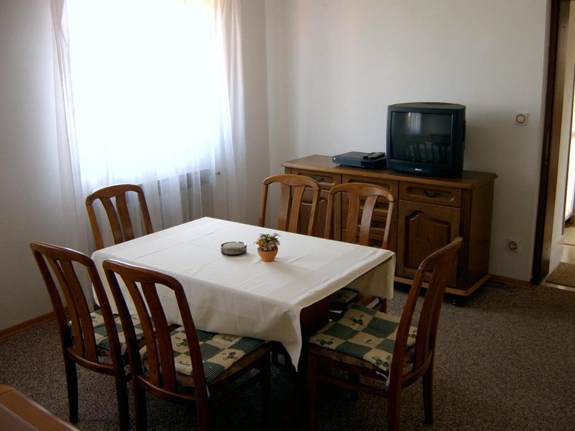 Apartments Romano Apartment *