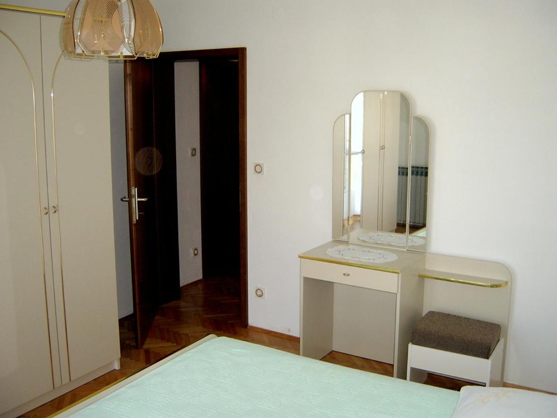 Apartments Romano *